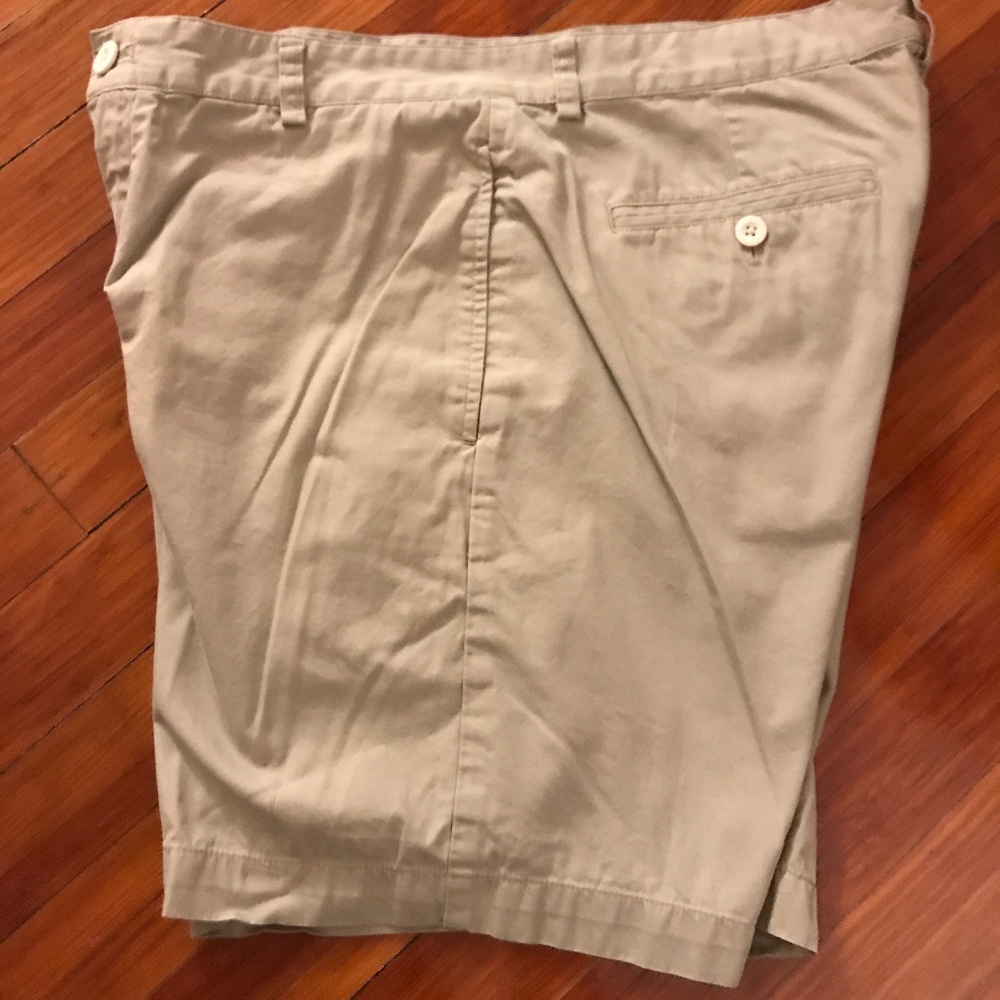 Vineyard Vines Khaki Shorts